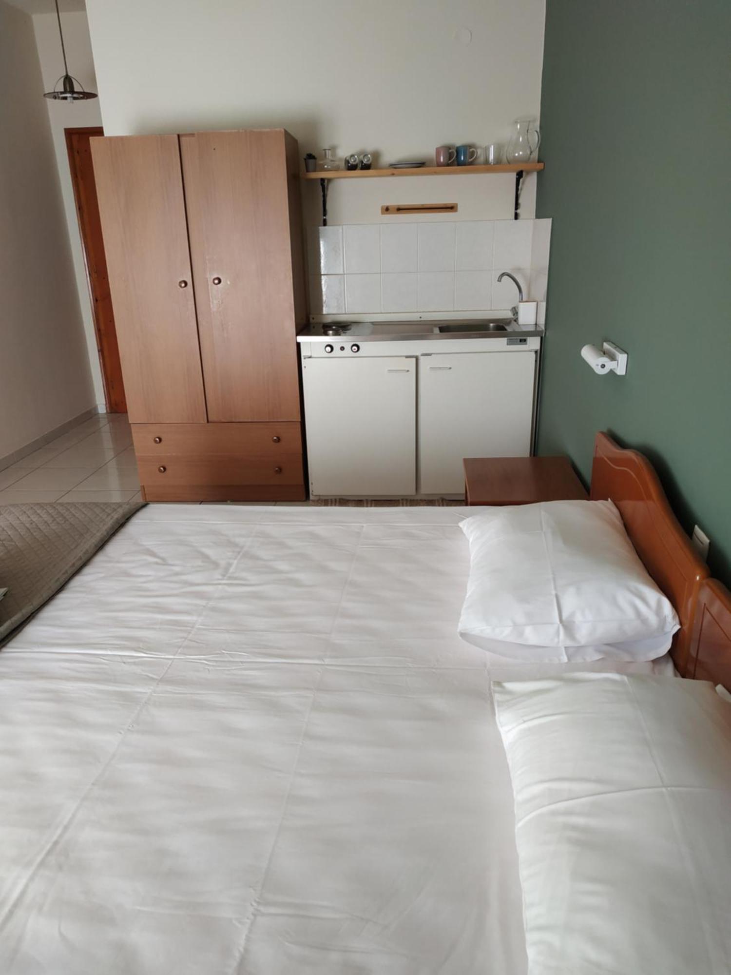 Apartments By Evita'S Resort Poros Town Bagian luar foto